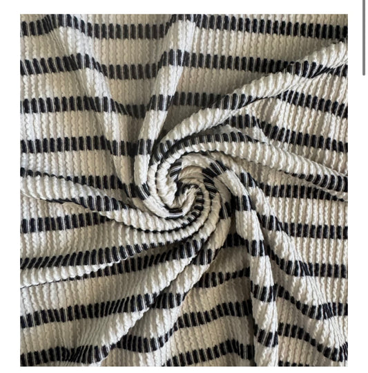 Waved stripes- ivory/black